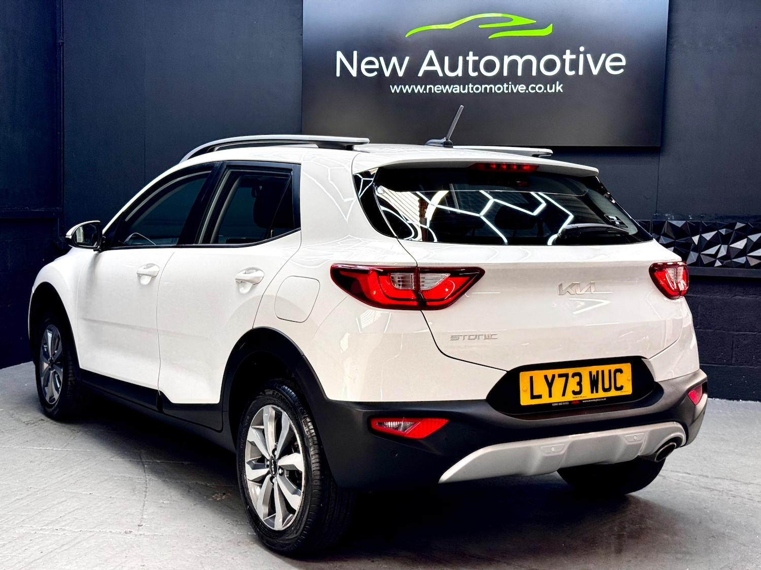 Used Kia Stonic for sale - 77762578: Photo 2