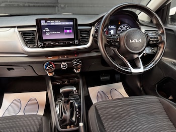 Used Kia Stonic 2024 for sale - 77762578: Photo