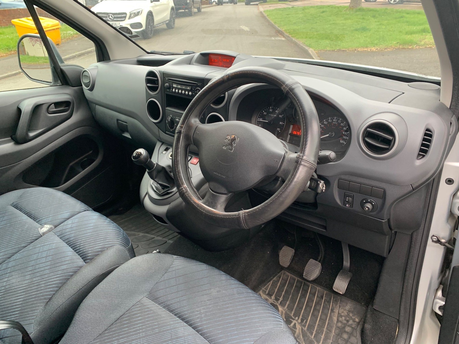 Used Peugeot Partner 2011 for sale - 77927962: Photo 16