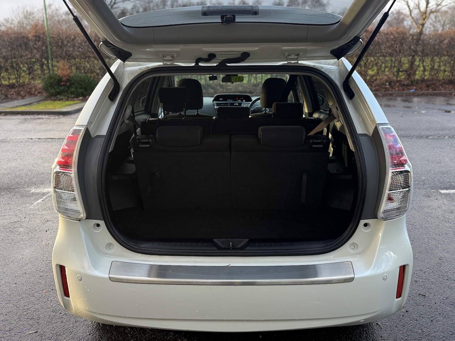 Used Toyota Prius+ 2018 for sale - 78216101: Photo 23