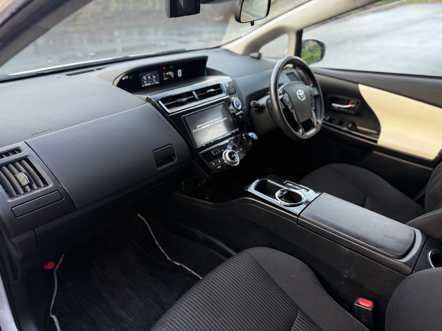 Used Toyota Prius+ 2018 for sale - 78216101: Photo 25