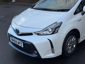 Used Toyota Prius+ 2018 for sale - 78216101: Photo