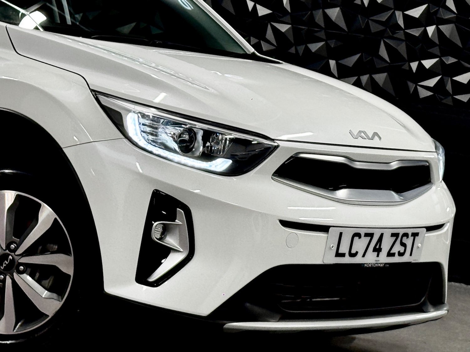 Used Kia Stonic 2024 for sale - 77762548: Photo 13