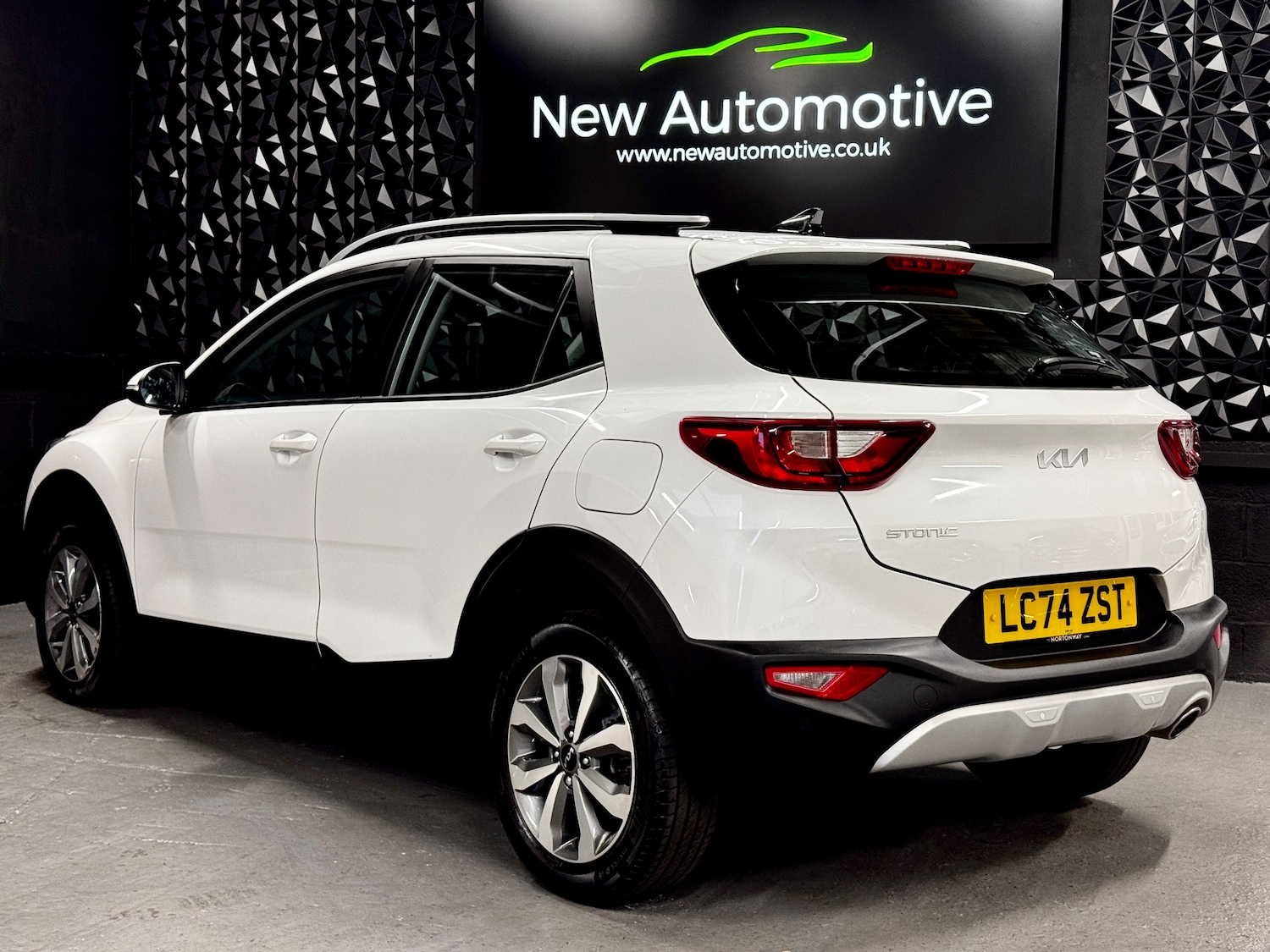 Used Kia Stonic 2024 for sale - 77762548: Photo 15