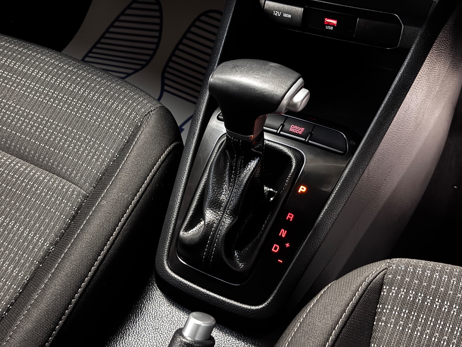 Used Kia Stonic 2024 for sale - 77762548: Photo 7