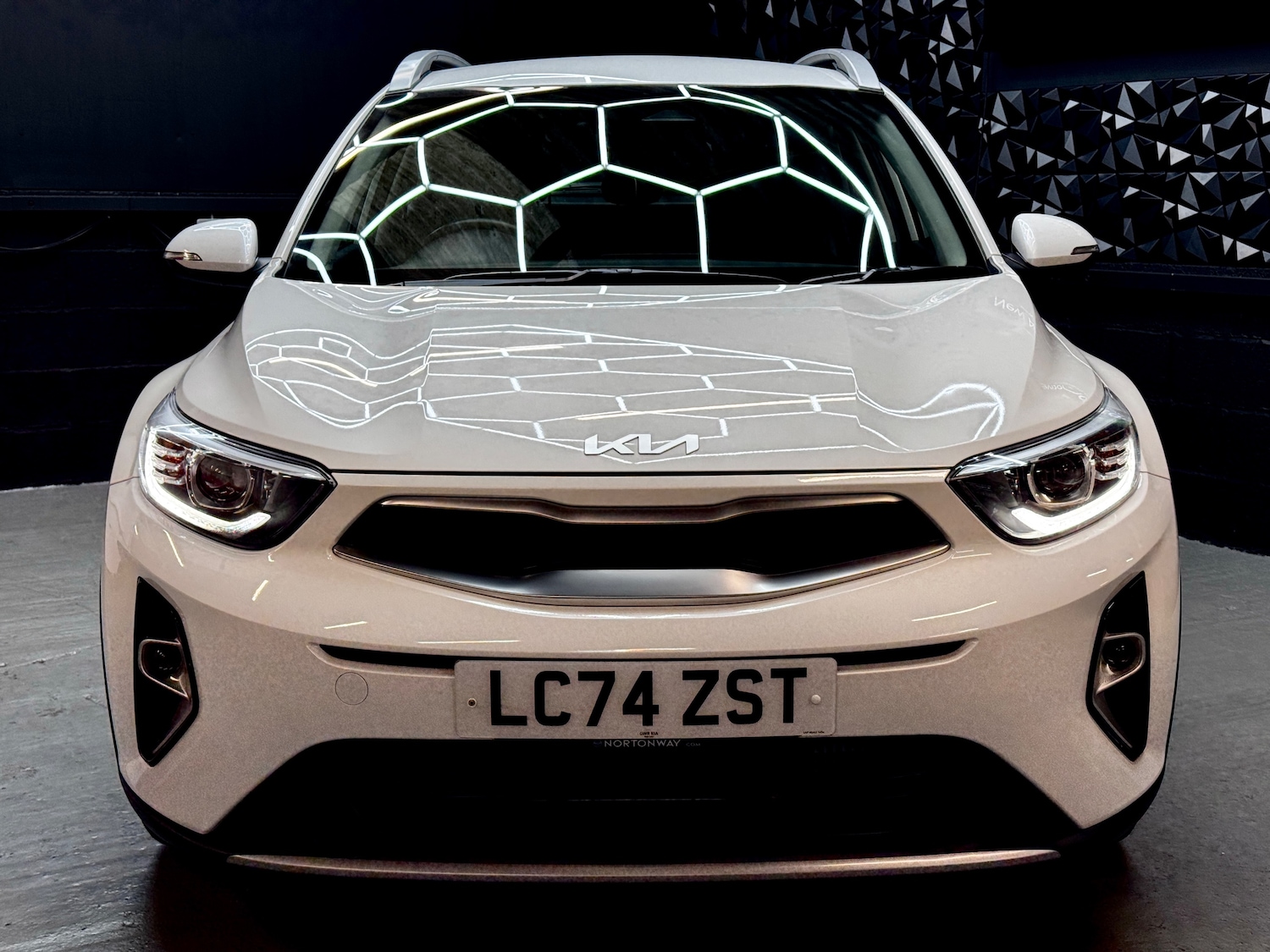 Used Kia Stonic 2024 for sale - 77762548: Photo 8