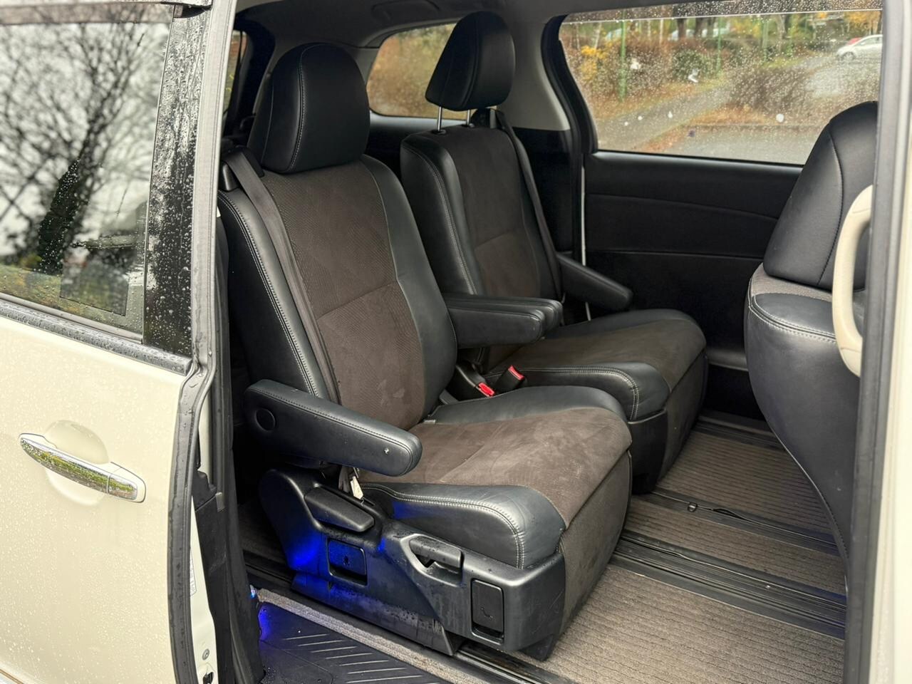 Used Toyota Estima 2025 for sale - 77966415: Photo 12