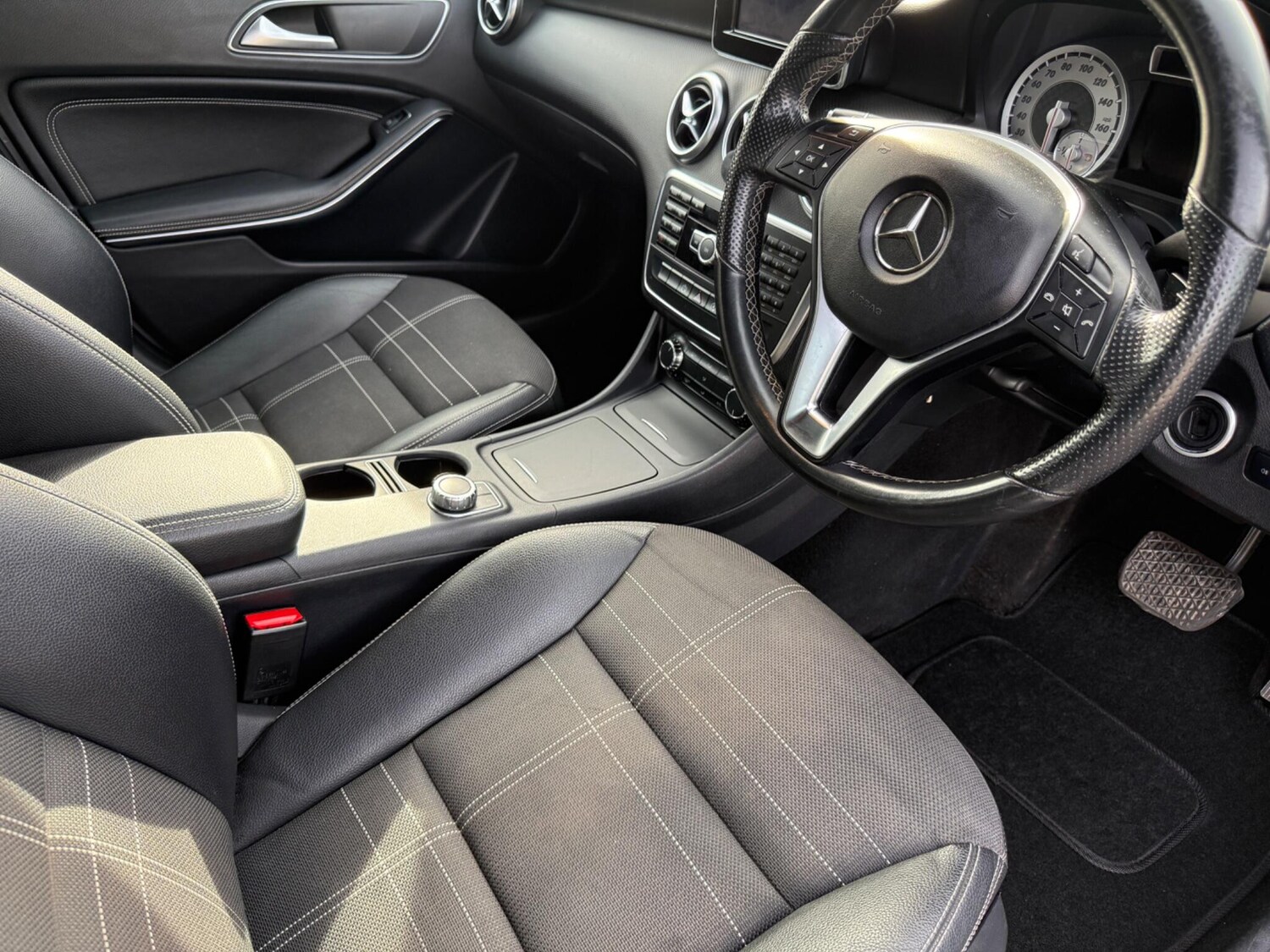 Used Mercedes-Benz A-Class 2015 for sale - 77786366: Photo 20