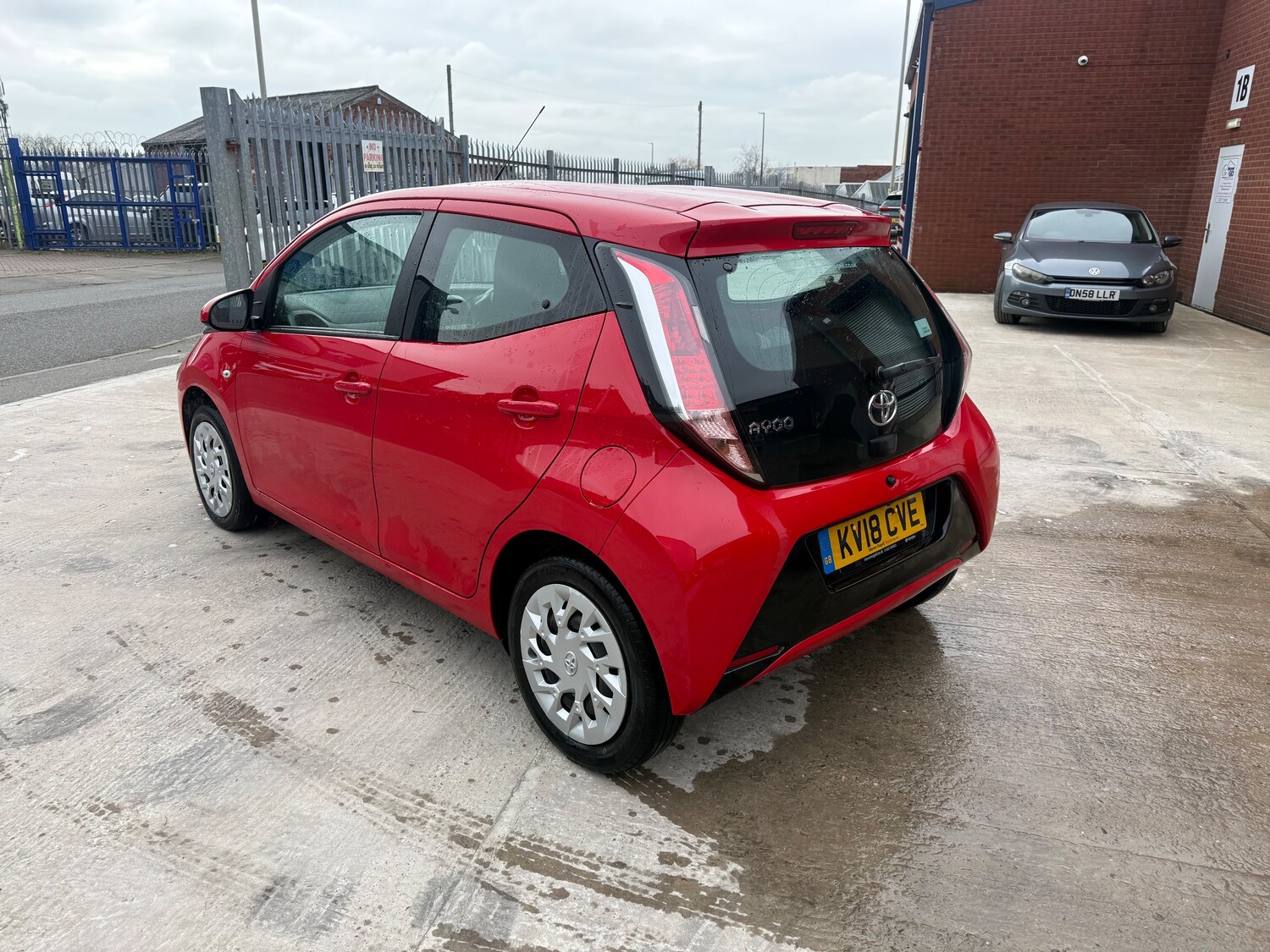 Used Toyota AYGO 2018 for sale - 77762537: Photo 6