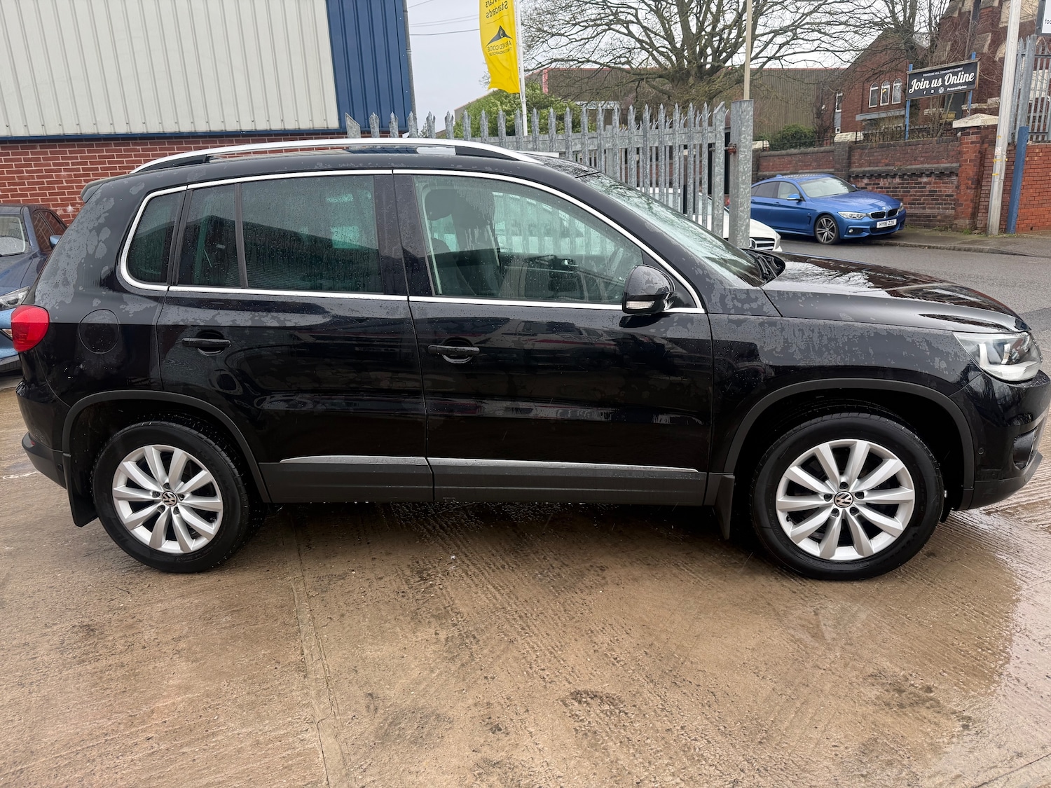 Used Volkswagen Tiguan 2015 for sale - 77762552: Photo 2