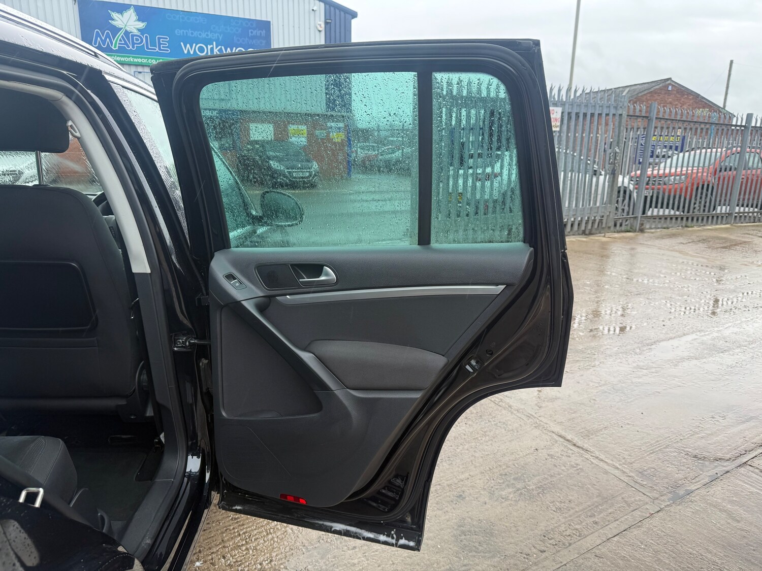 Used Volkswagen Tiguan 2015 for sale - 77762552: Photo 23