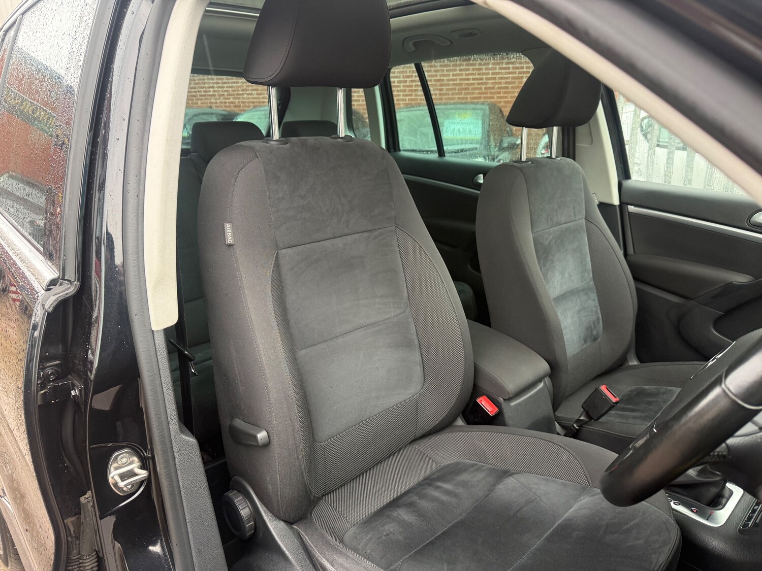 Used Volkswagen Tiguan 2015 for sale - 77762552: Photo 25