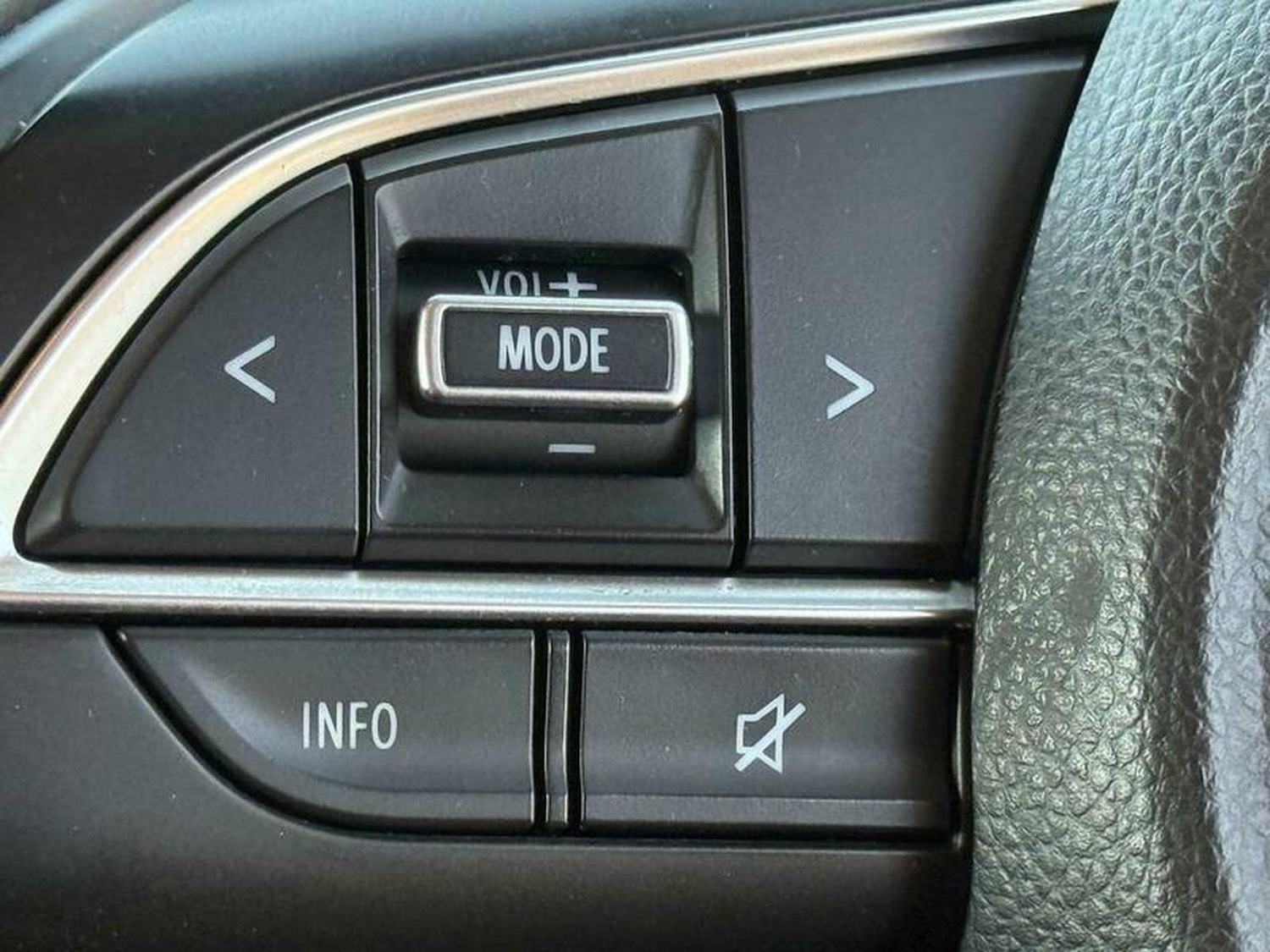 Used Suzuki Swift 2018 for sale - 76461540: Photo 40