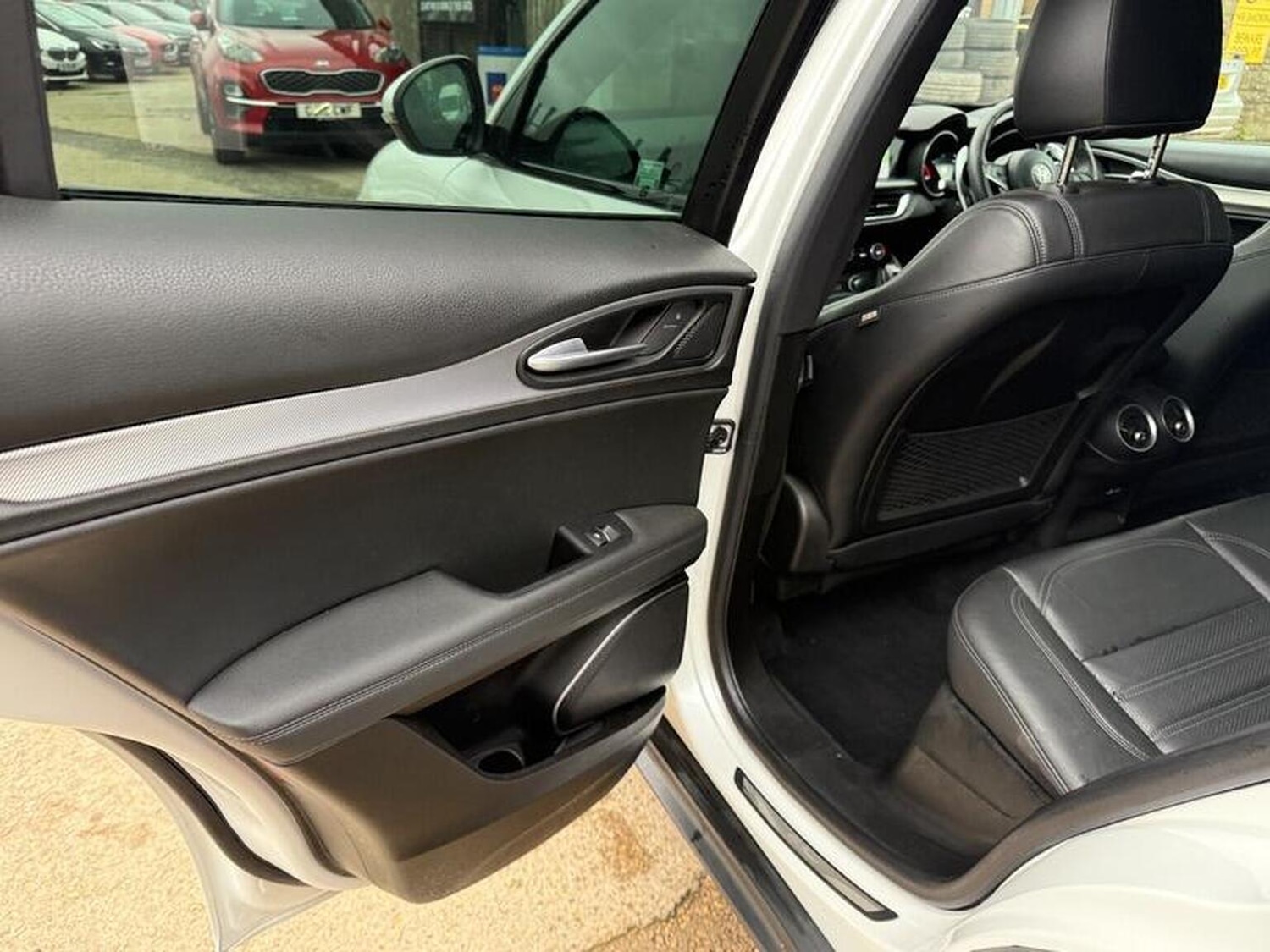 Used Alfa Romeo Stelvio 2017 for sale - 76418371: Photo 24