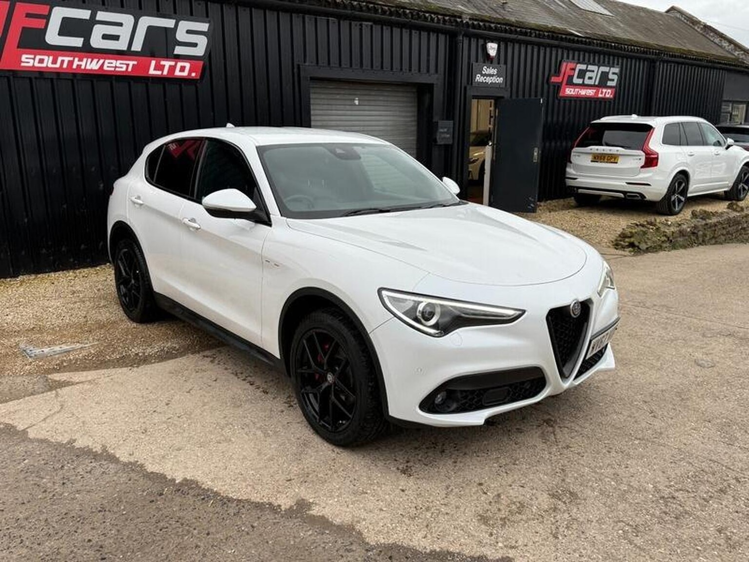 Used Alfa Romeo Stelvio 2017 for sale - 76418371: Photo 3