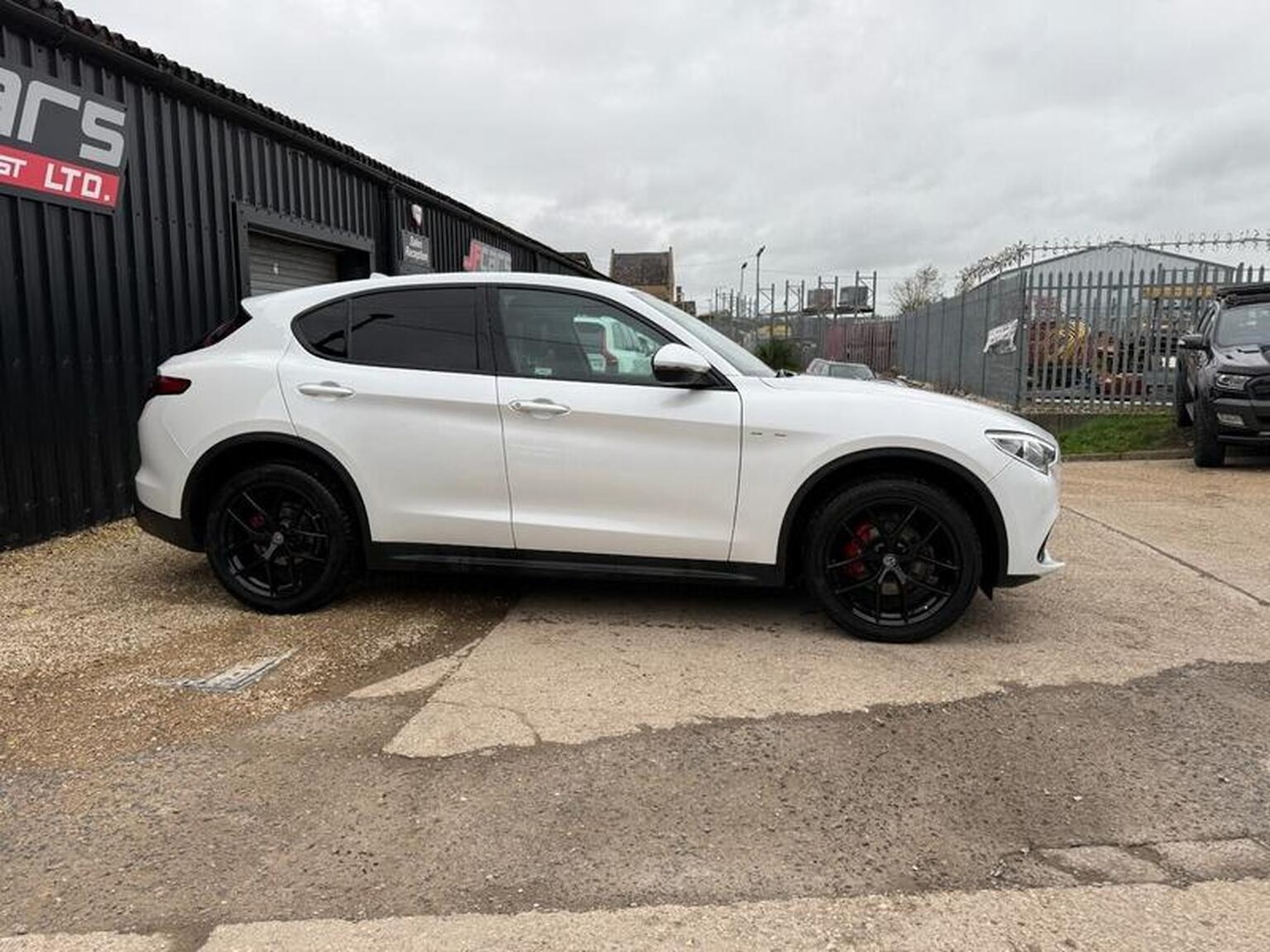 Used Alfa Romeo Stelvio 2017 for sale - 76418371: Photo 5
