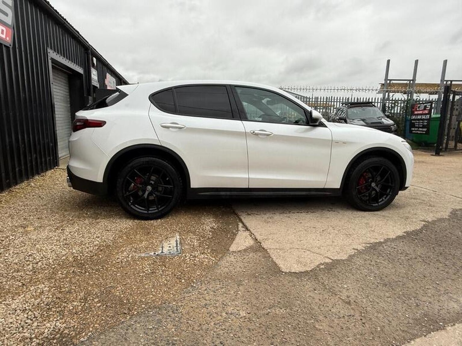 Used Alfa Romeo Stelvio 2017 for sale - 76418371: Photo 6
