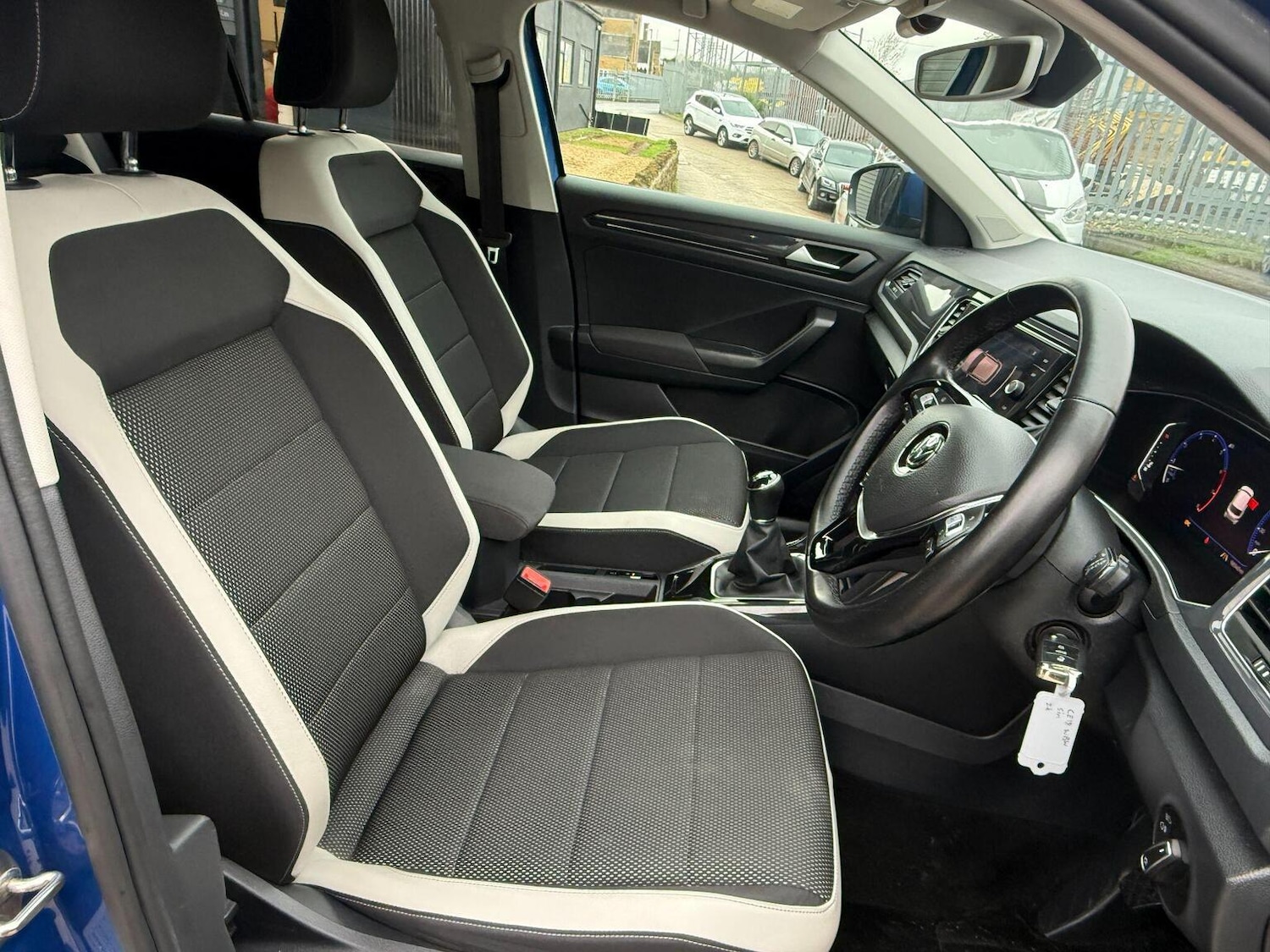 Used Volkswagen T-Roc 2018 for sale - 77370641: Photo 27