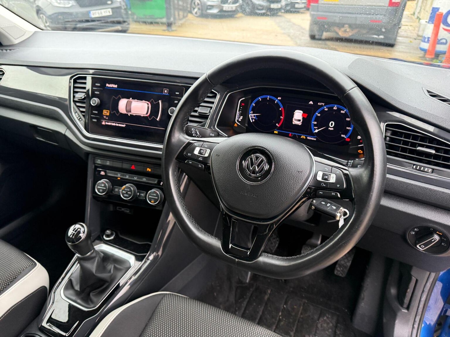 Used Volkswagen T-Roc 2018 for sale - 77370641: Photo 28