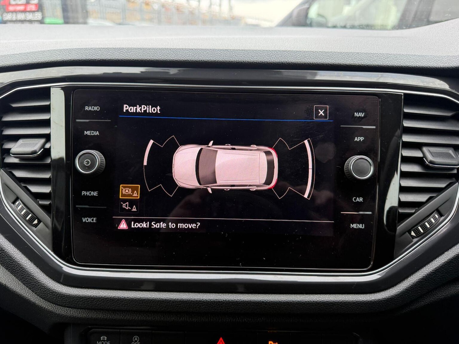 Used Volkswagen T-Roc 2018 for sale - 77370641: Photo 29