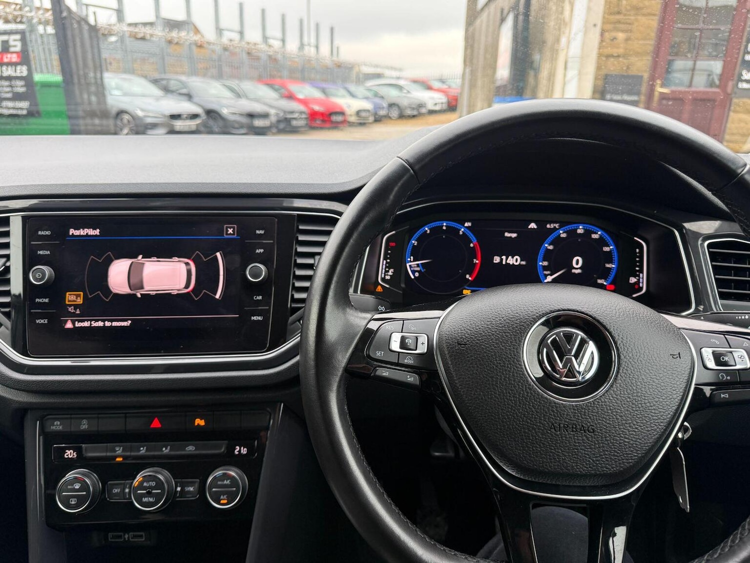 Used Volkswagen T-Roc 2018 for sale - 77370641: Photo 33