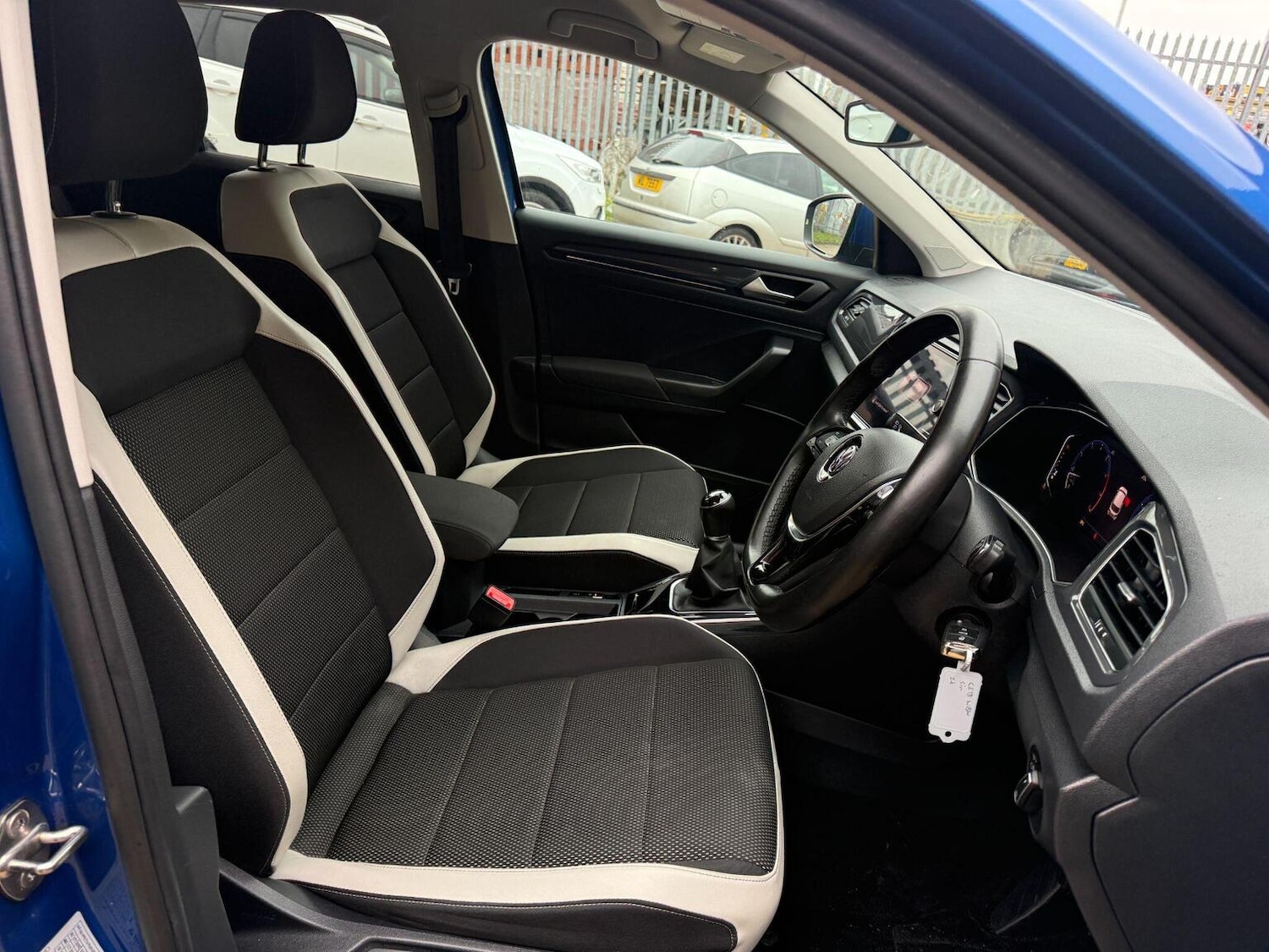 Used Volkswagen T-Roc 2018 for sale - 77370641: Photo 34