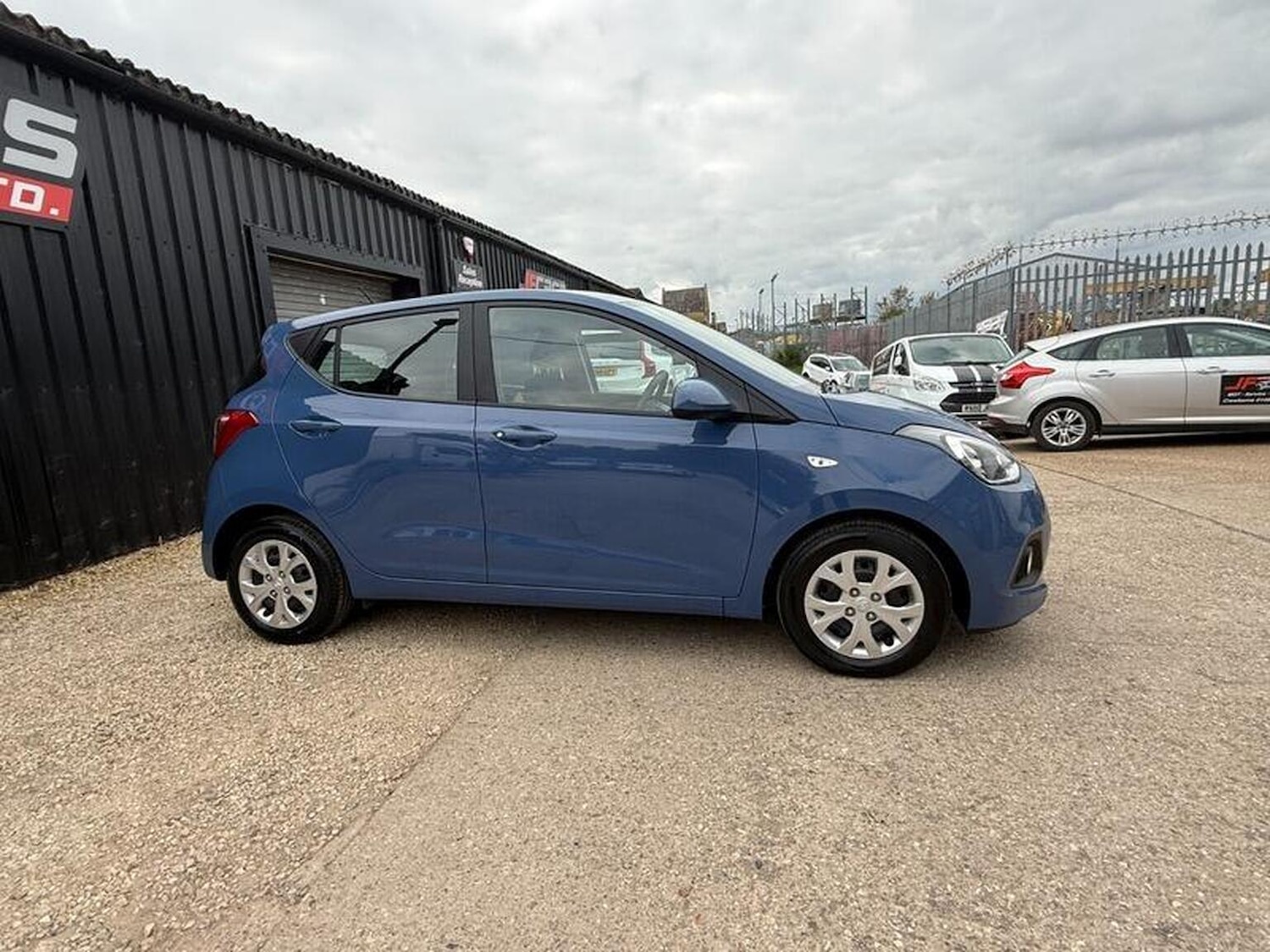 Used Hyundai i10 2016 for sale - 76305493: Photo 12