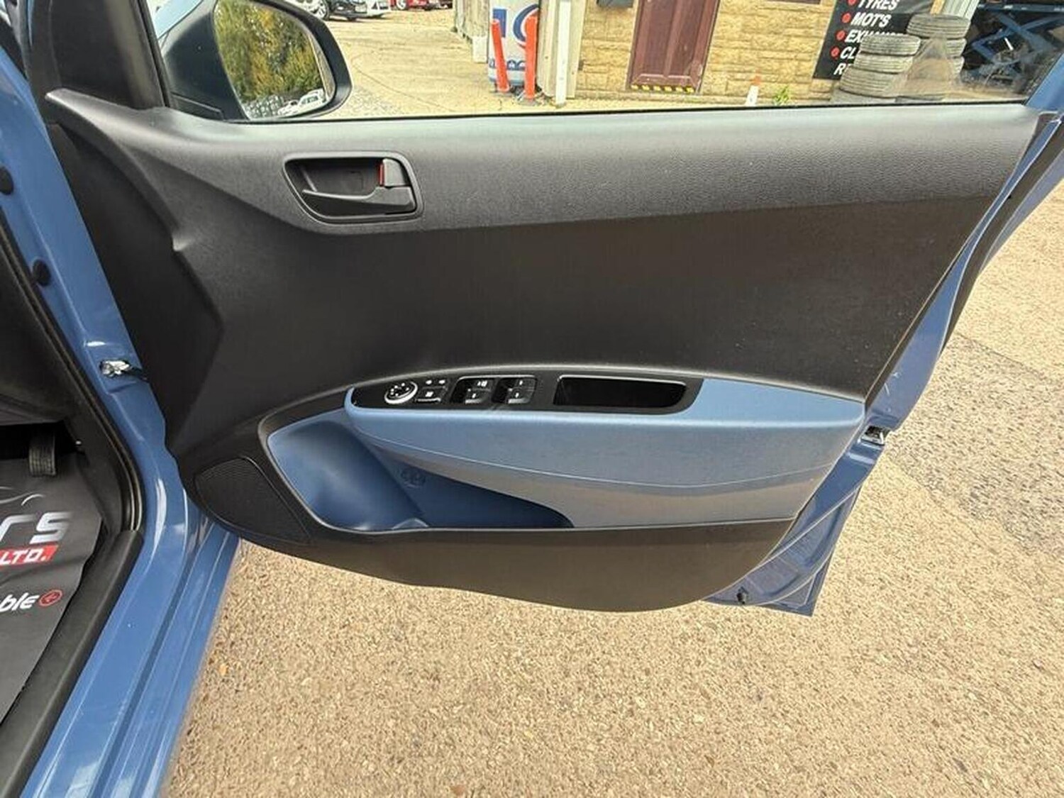 Used Hyundai i10 2016 for sale - 76305493: Photo 14