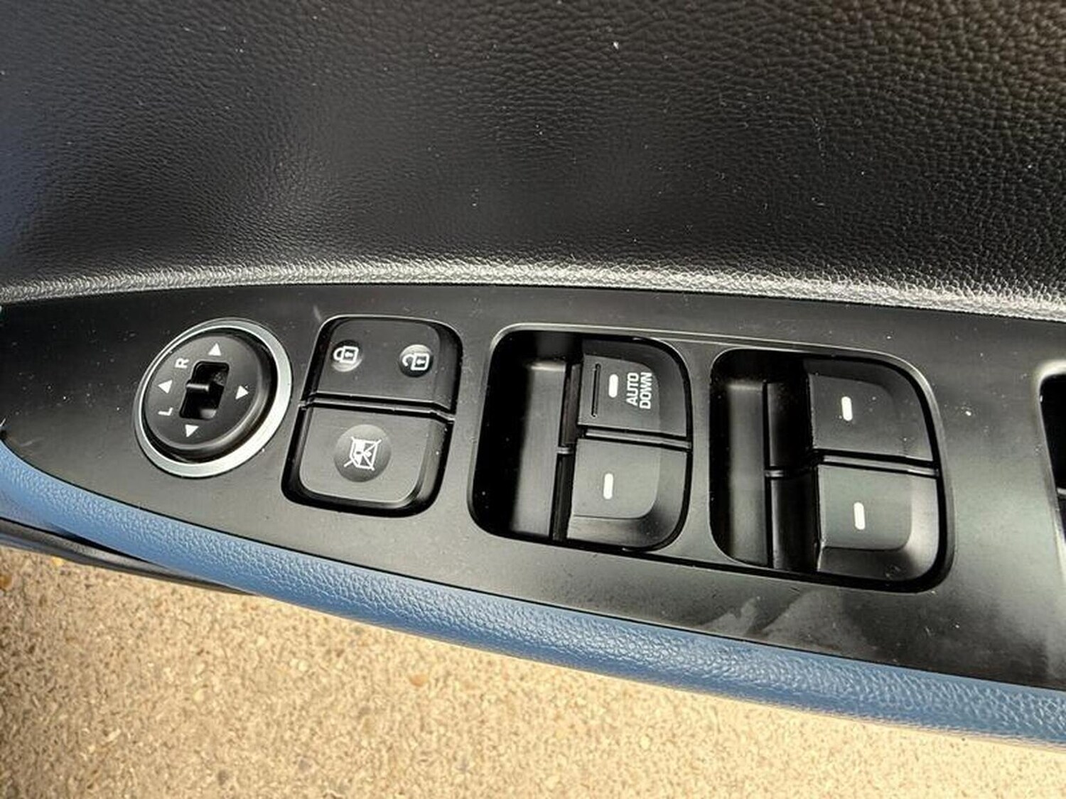 Used Hyundai i10 2016 for sale - 76305493: Photo 15