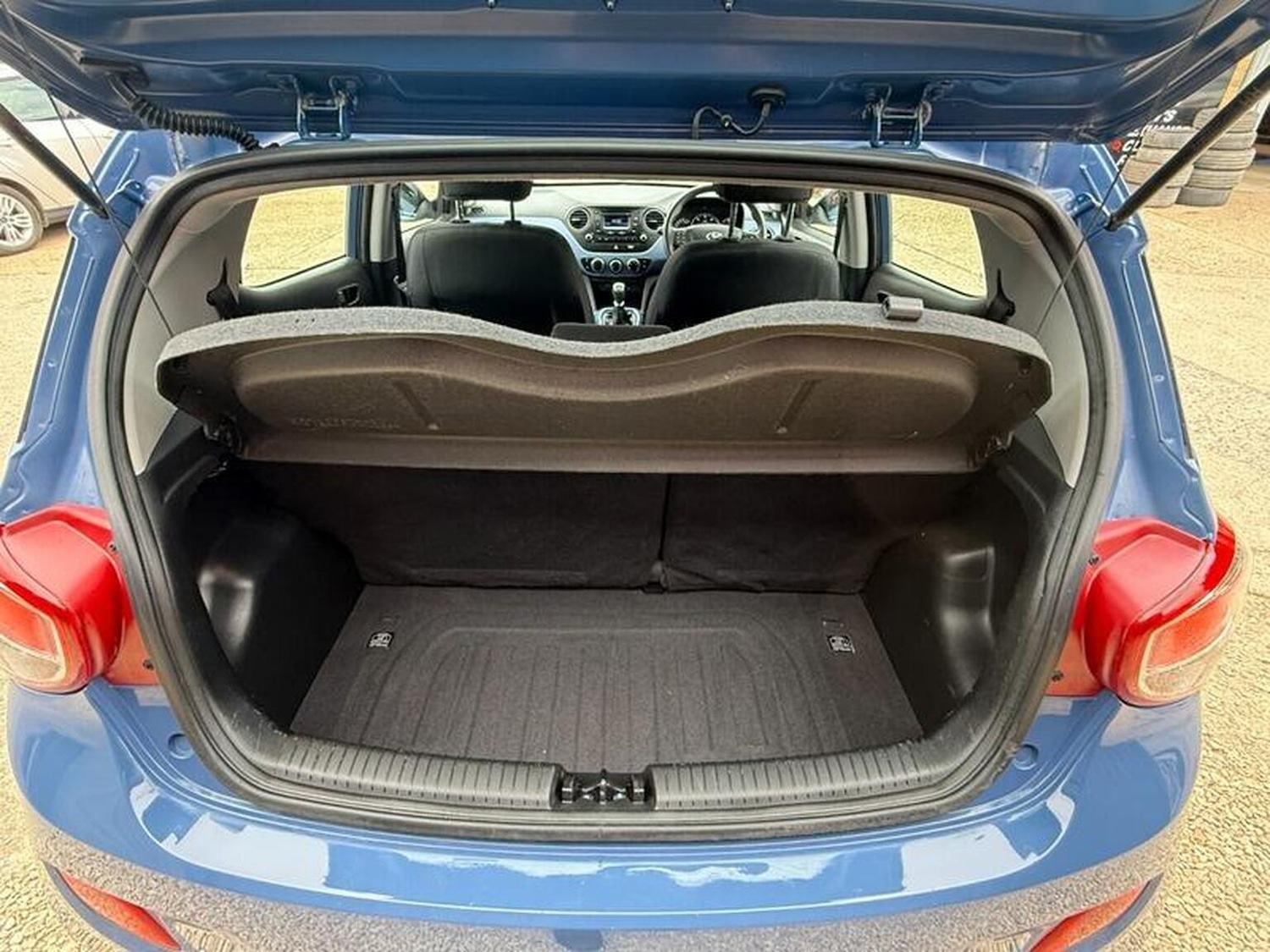 Used Hyundai i10 2016 for sale - 76305493: Photo 19