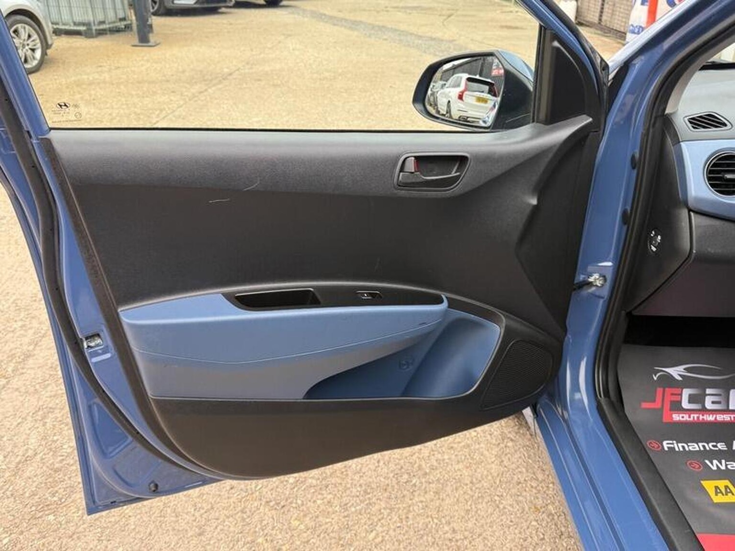 Used Hyundai i10 2016 for sale - 76305493: Photo 26