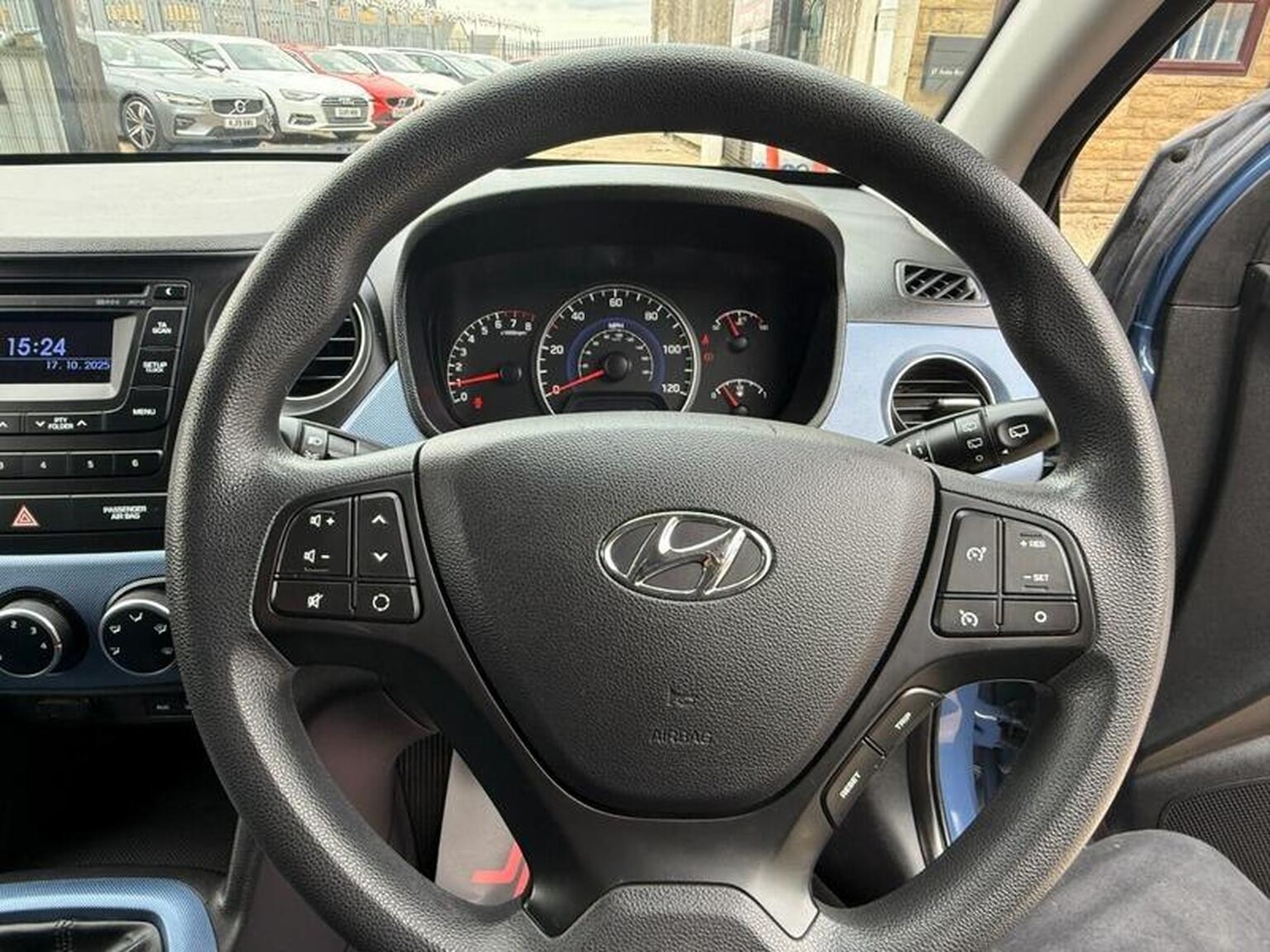 Used Hyundai i10 2016 for sale - 76305493: Photo 30