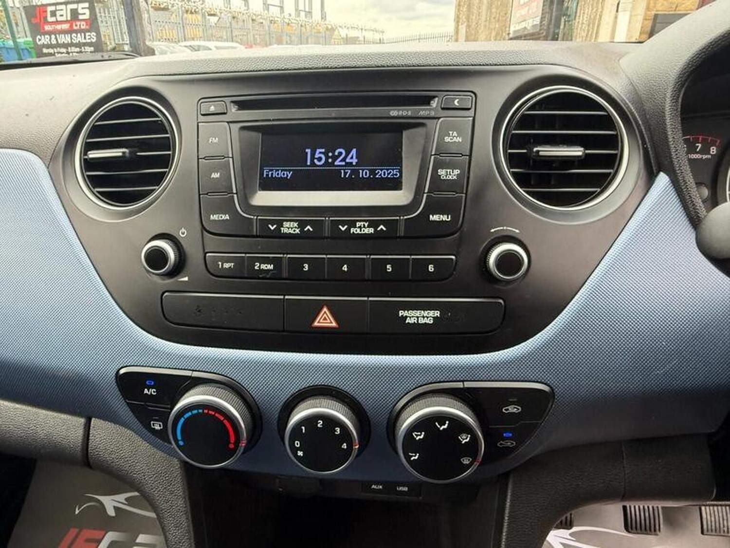 Used Hyundai i10 2016 for sale - 76305493: Photo 31