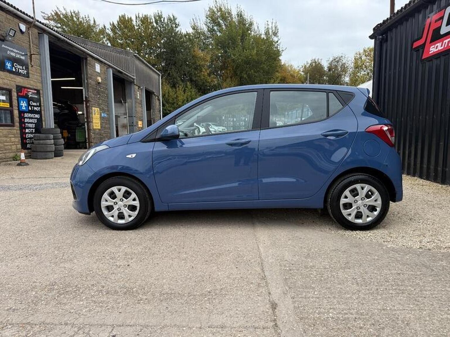Used Hyundai i10 2016 for sale - 76305493: Photo 7