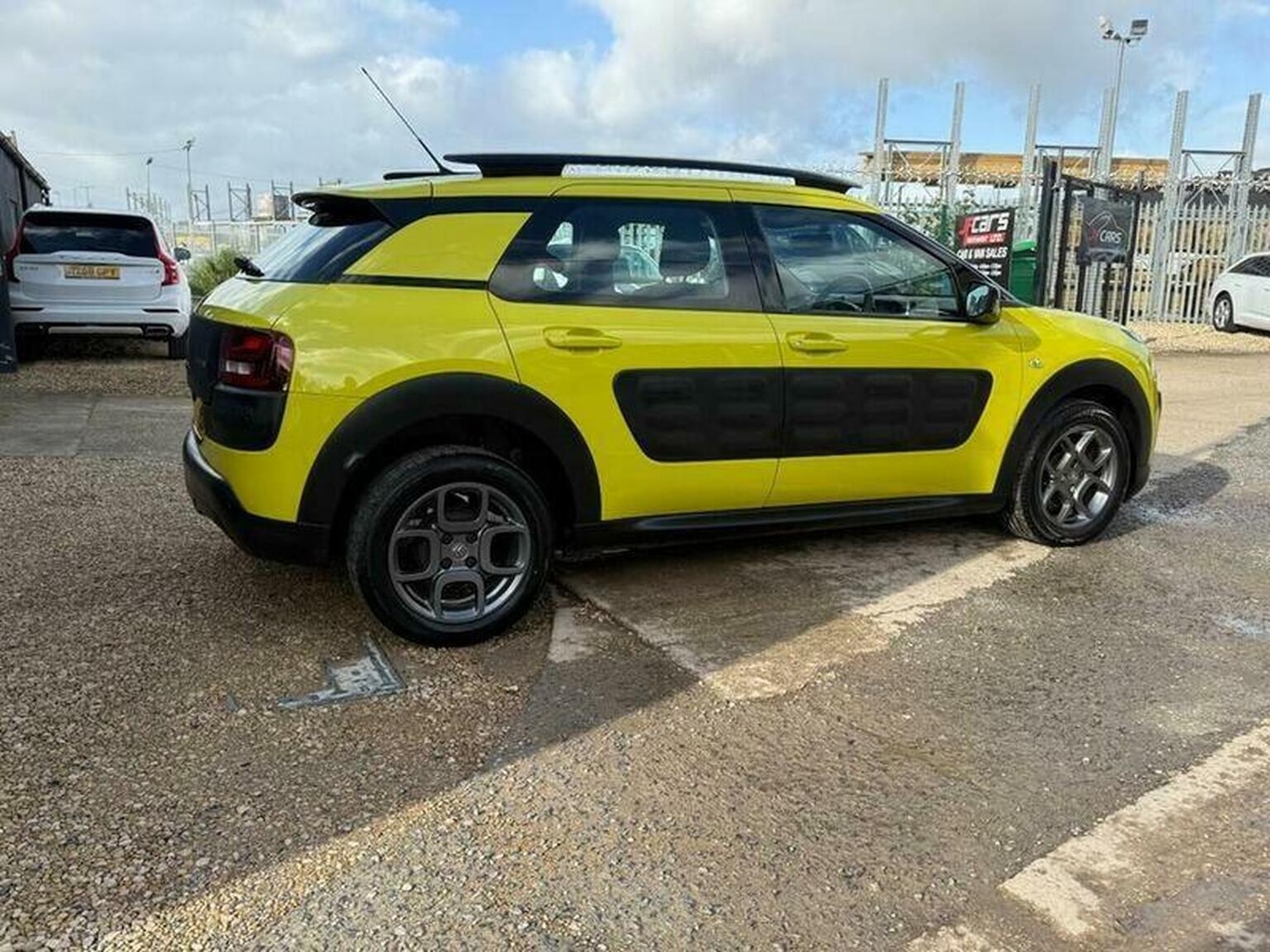 Used Citroen C4 Cactus 2015 for sale - 76397105: Photo 18