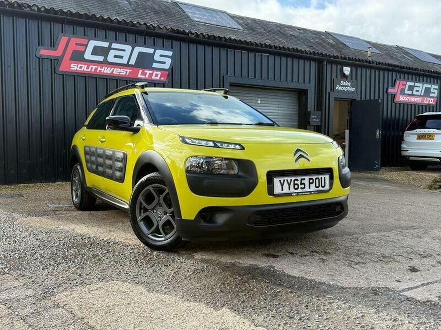 Used Citroen C4 Cactus 2015 for sale - 76397105: Photo 2
