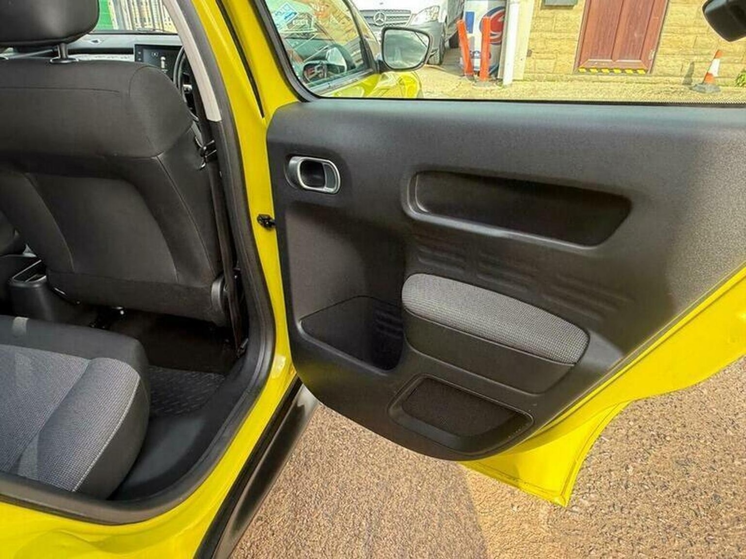 Used Citroen C4 Cactus 2015 for sale - 76397105: Photo 37