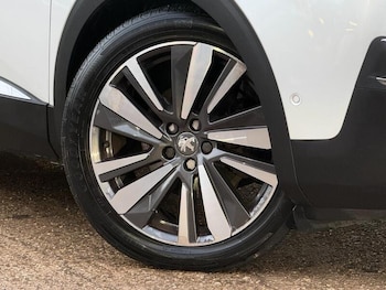 Used Peugeot 5008 2020 for sale - 76982790: Photo