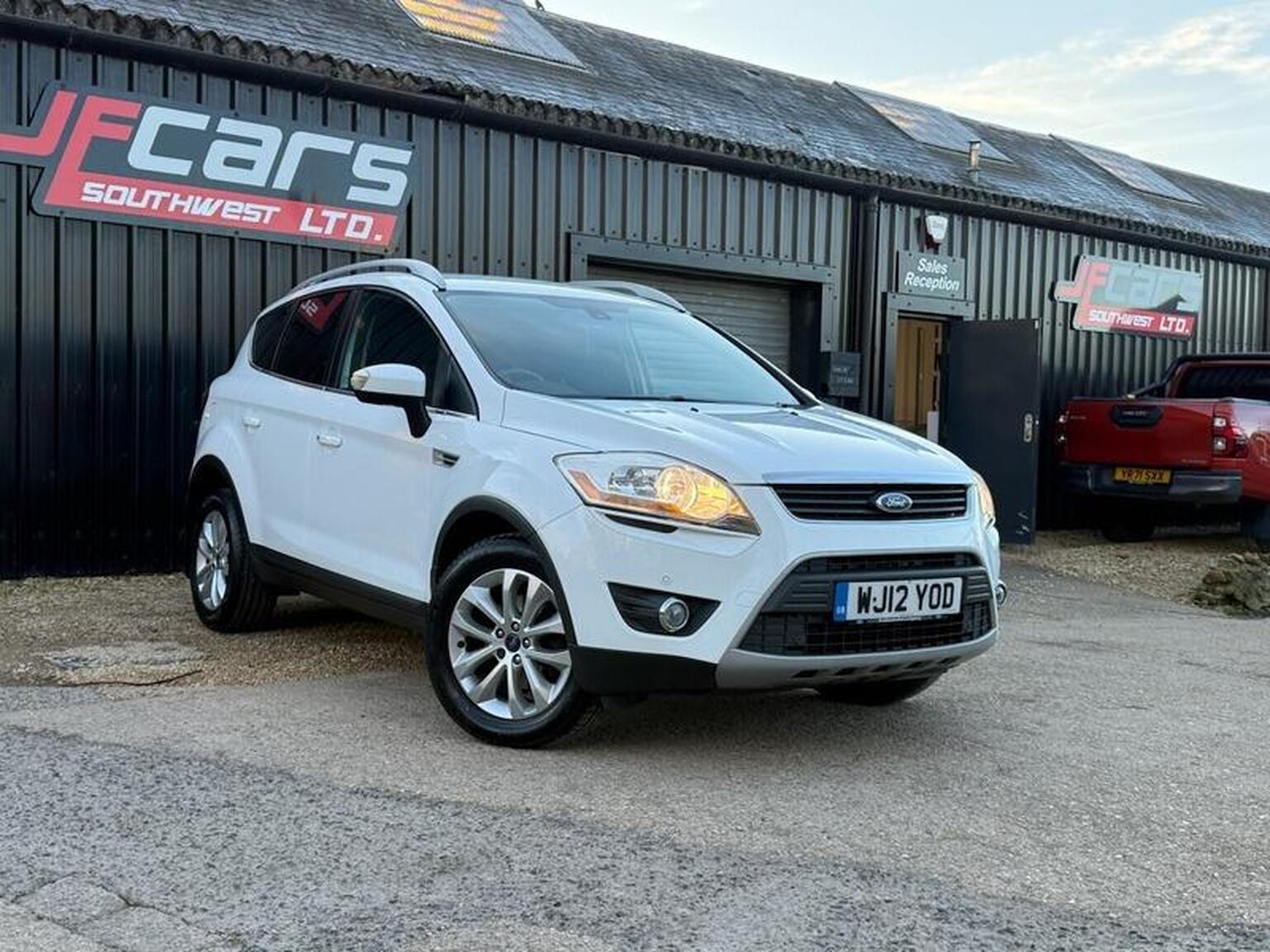 Used Ford Kuga 2012 for sale - 76618652: Photo 2