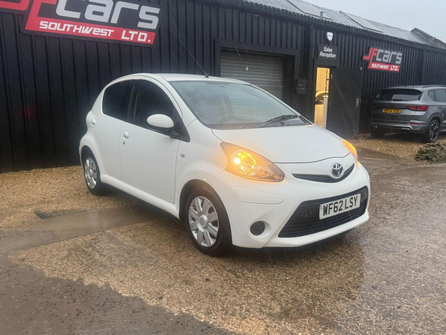 Used Toyota AYGO 2012 for sale - 76471228: Photo 3