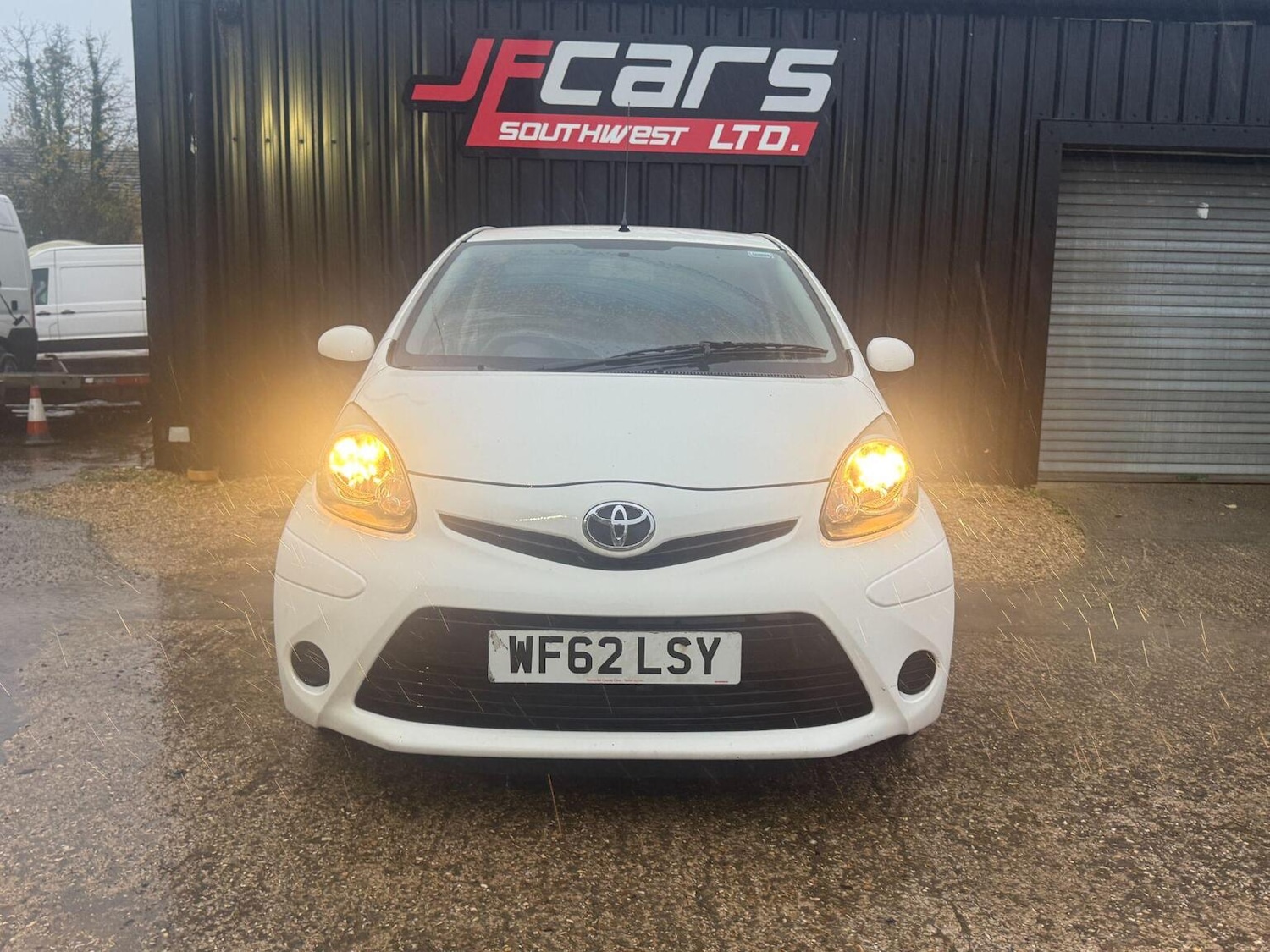 Used Toyota AYGO 2012 for sale - 76471228: Photo 4