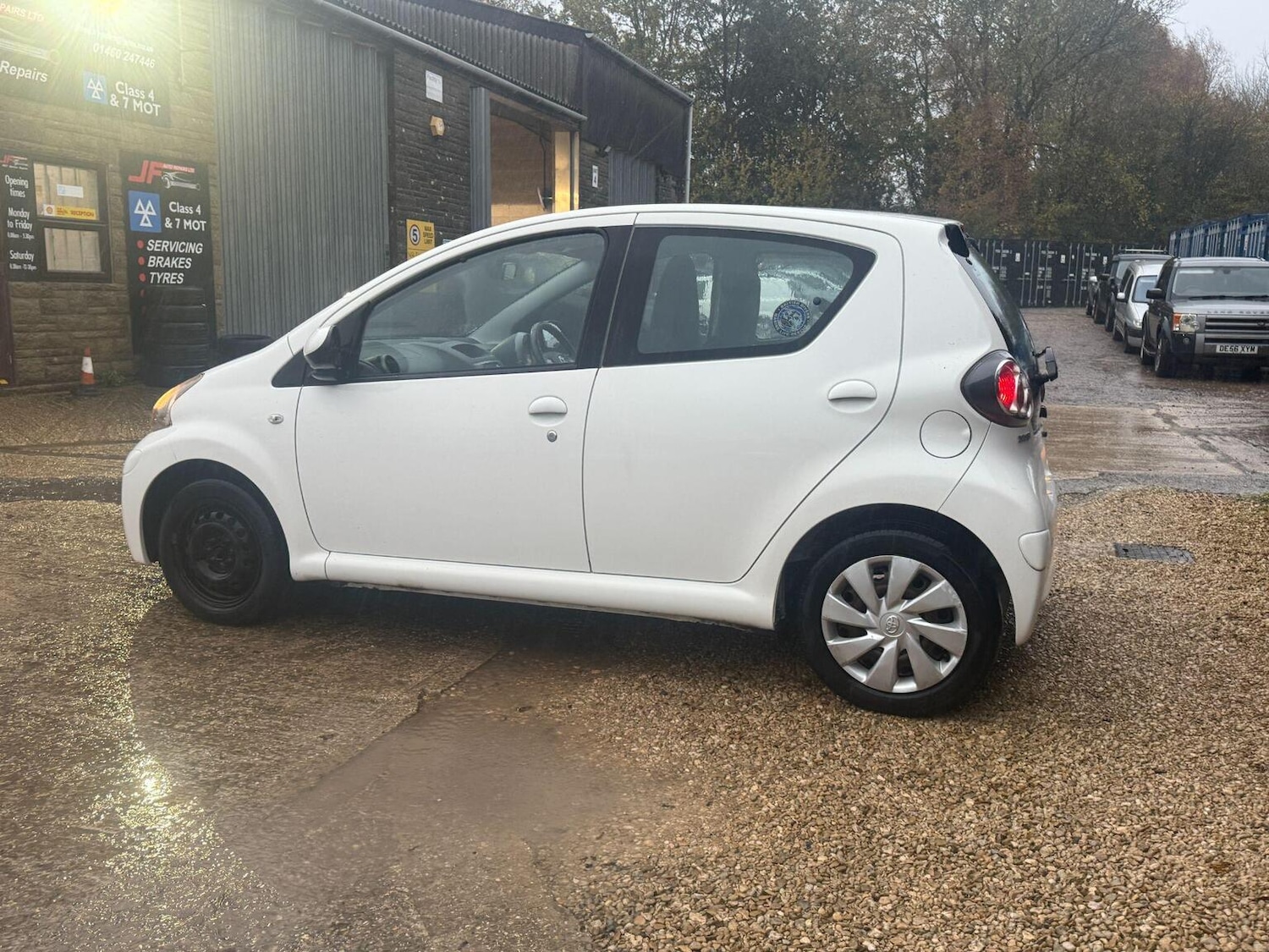 Used Toyota AYGO 2012 for sale - 76471228: Photo 6