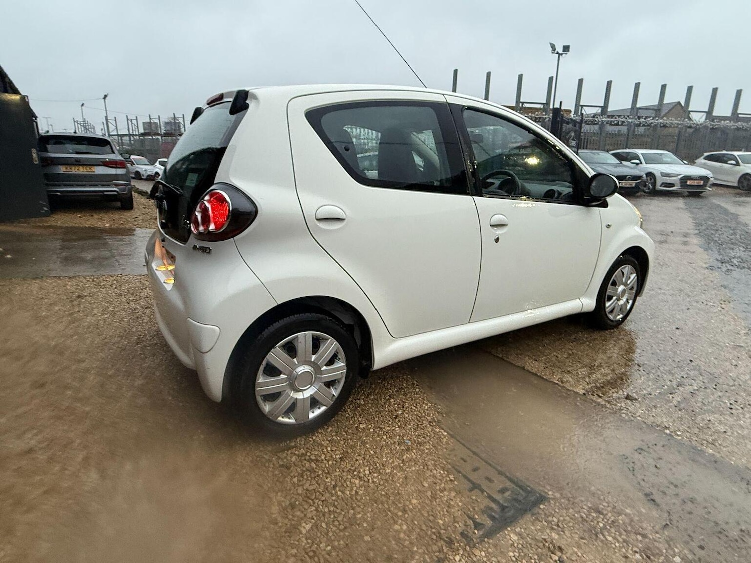 Used Toyota AYGO 2012 for sale - 76471228: Photo 9