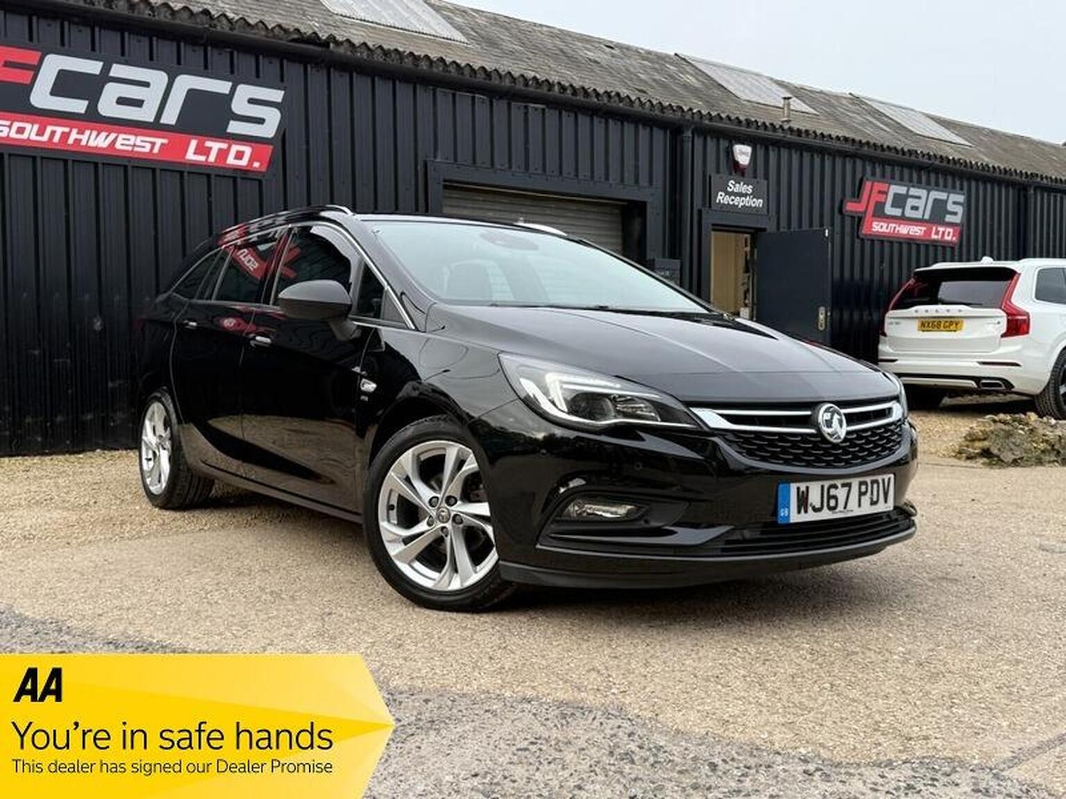 Used Vauxhall Astra 2017 for sale - 76242864: Photo 1