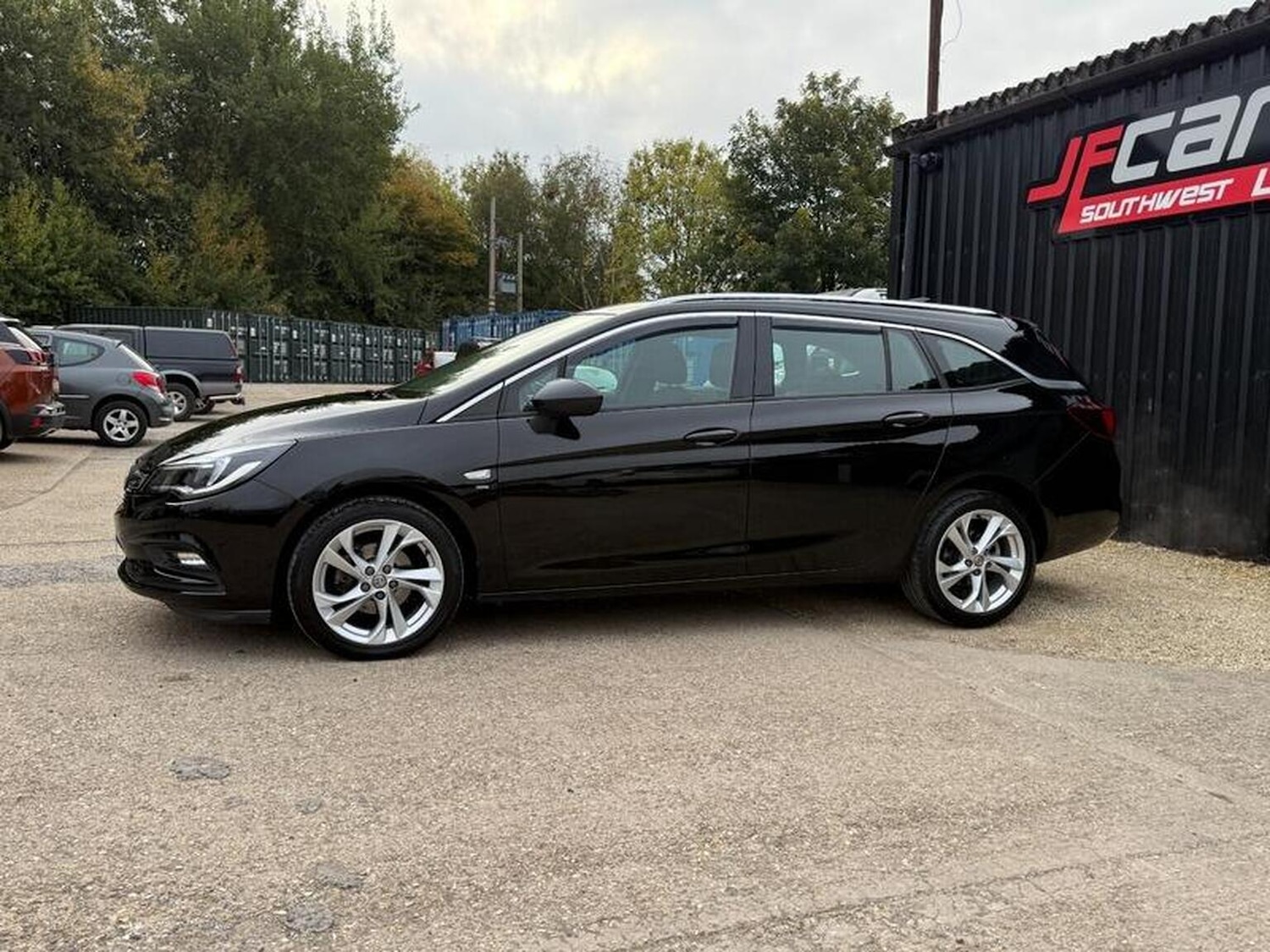 Used Vauxhall Astra 2017 for sale - 76242864: Photo 23