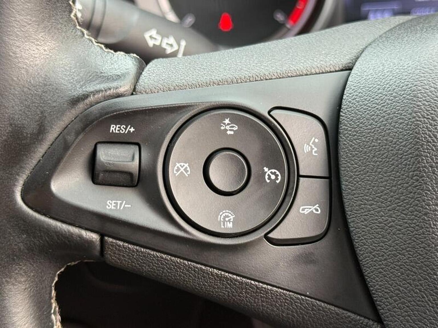 Used Vauxhall Astra 2017 for sale - 76242864: Photo 42