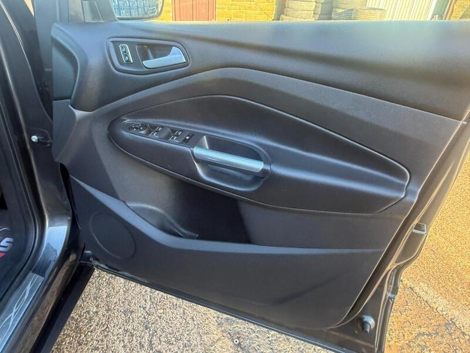 Used Ford Kuga 2016 for sale - 76924323: Photo 43