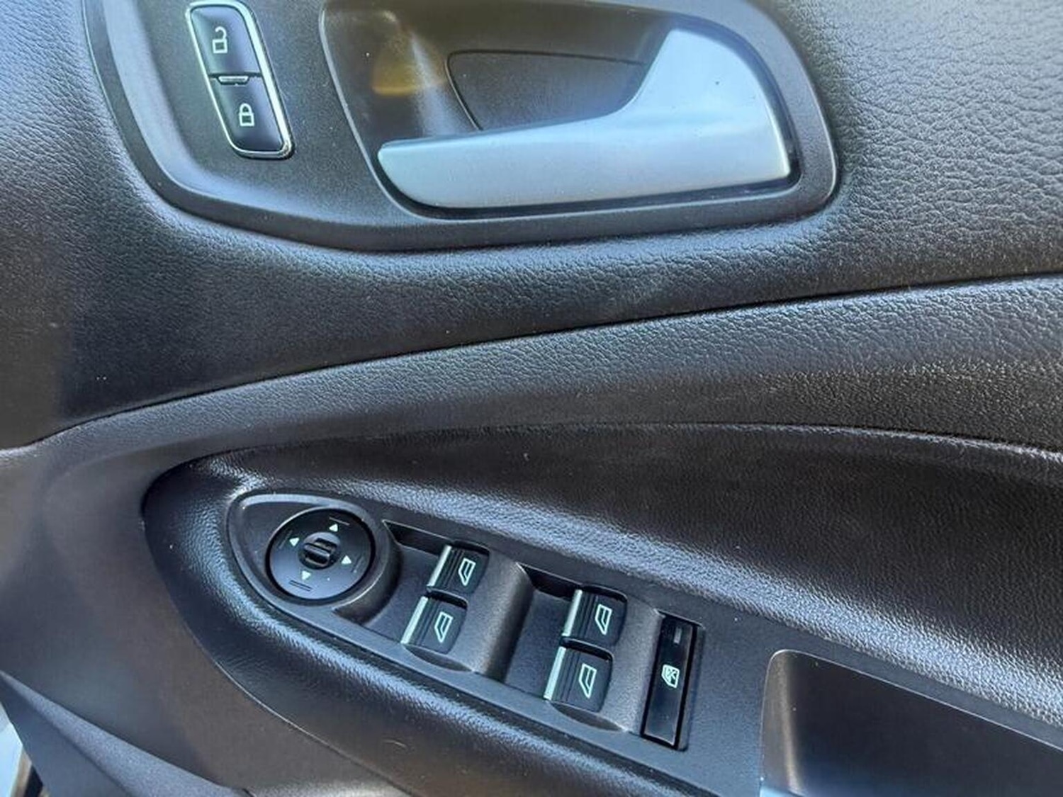 Used Ford Kuga 2016 for sale - 76924323: Photo 44