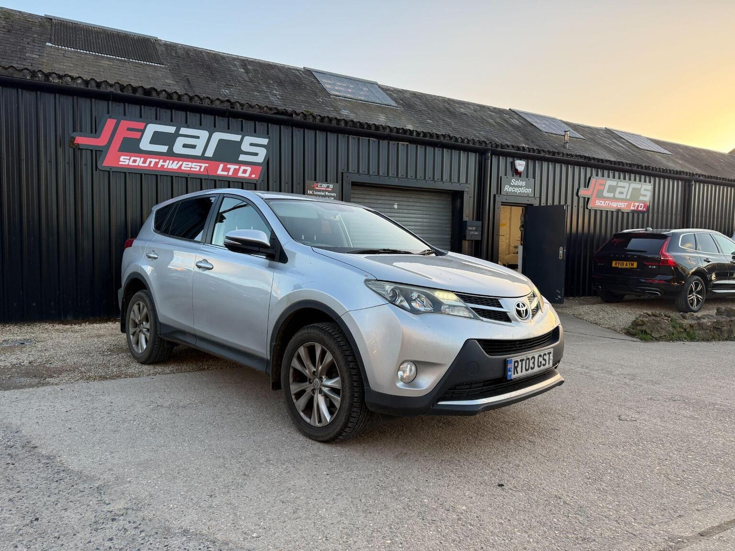 Used Toyota RAV4 2013 for sale - 77836896: Photo 2