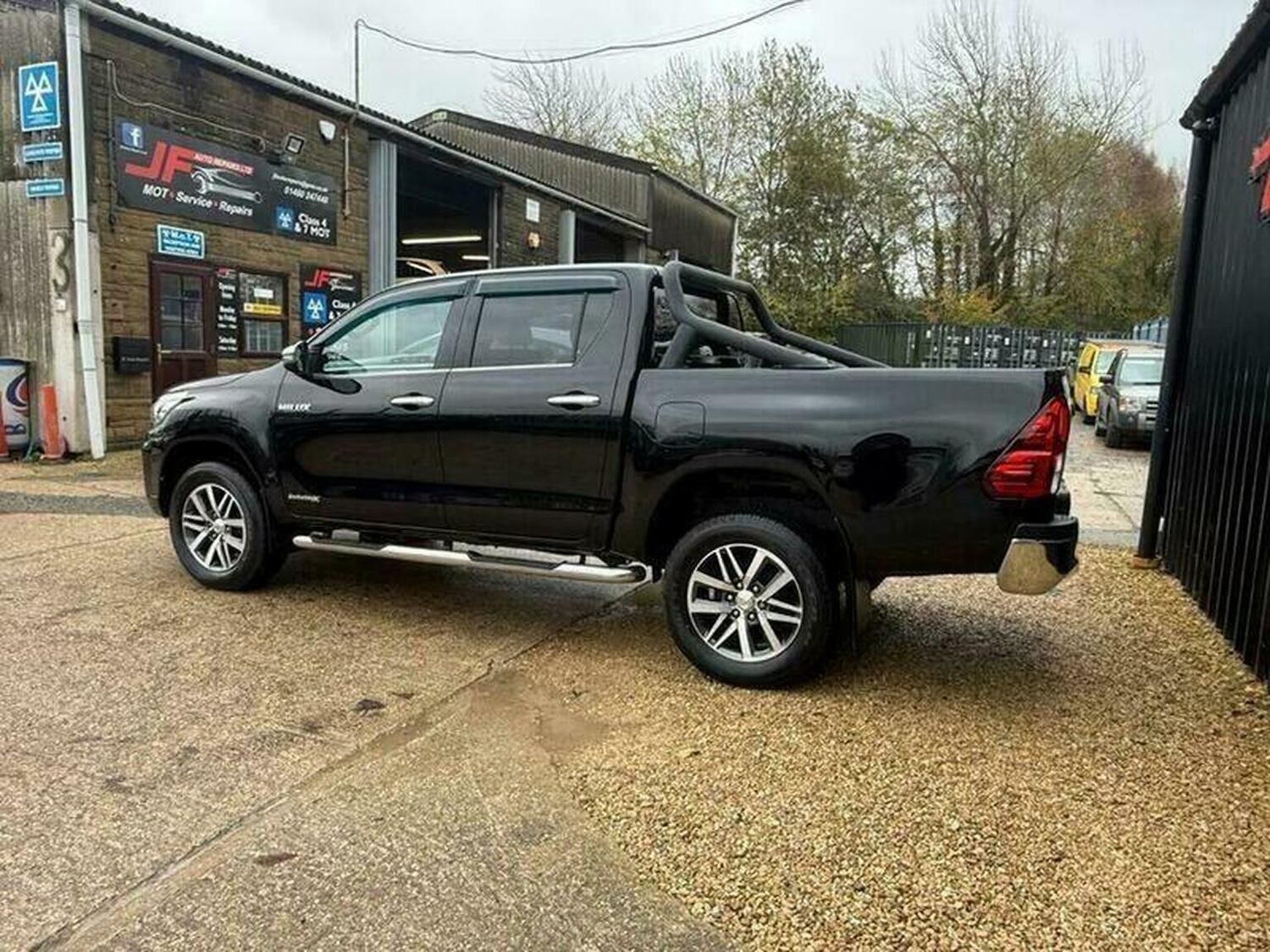 Used Toyota Hilux 2019 for sale - 76407472: Photo 27